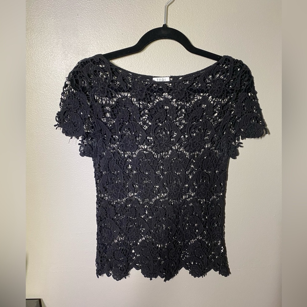 Short sleeve knitted black top